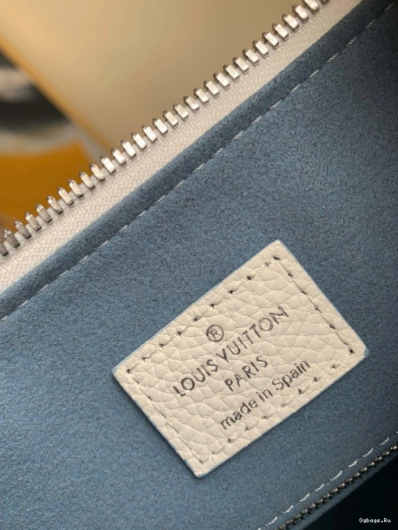 LOUIS VUITTON HOBO BEAUBOURG MM 0108